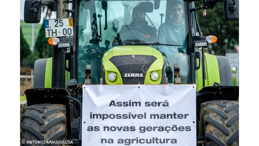 Produtores de leite e de carne da ilha Terceira sairam à rua em protesto – Imagem 2