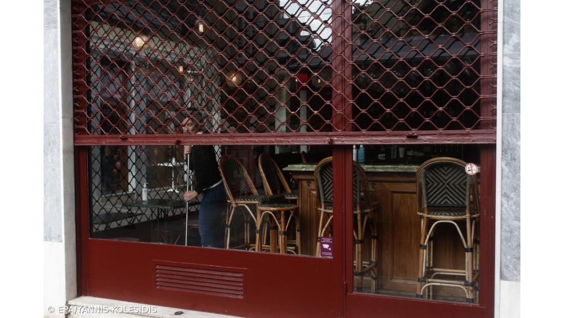 Grécia introduz novas restrições para conter aumento das infeções