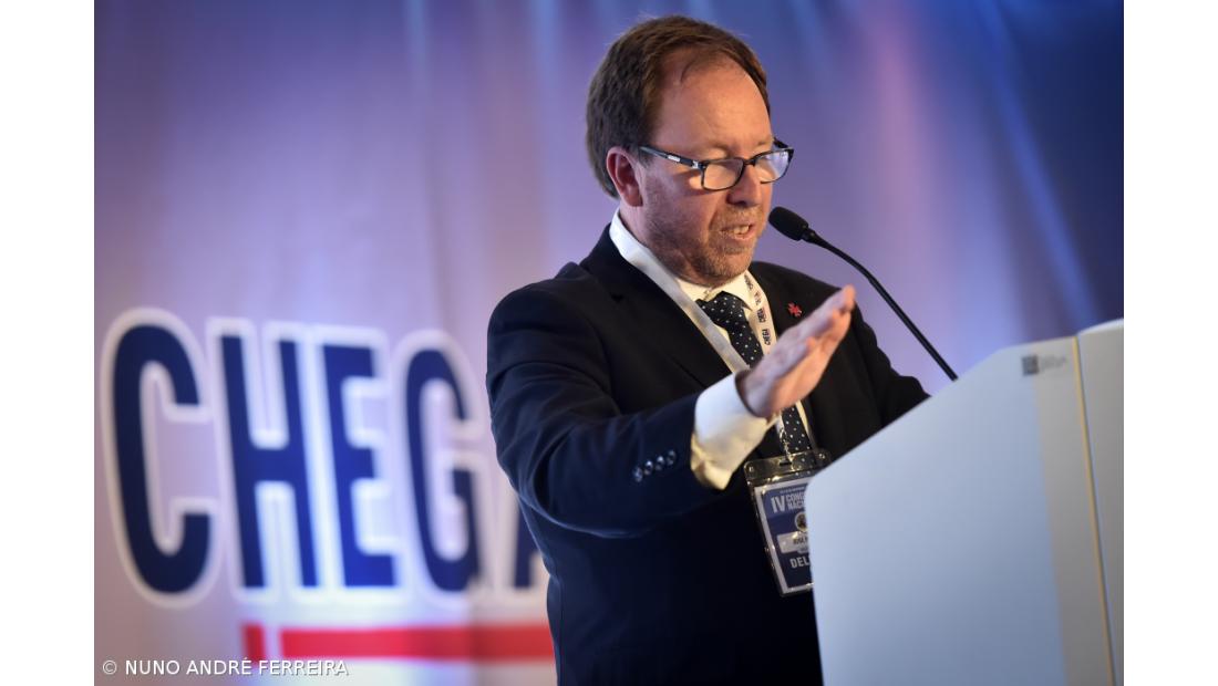 José Pacheco diz que, sem “murro na mesa”, partido era “engolido” 