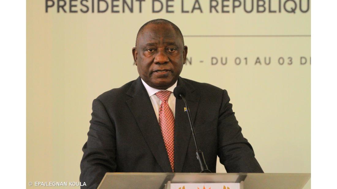 Presidente sul-africano classifica de 'apartheid' sanitário as restrições impostas ao seu país