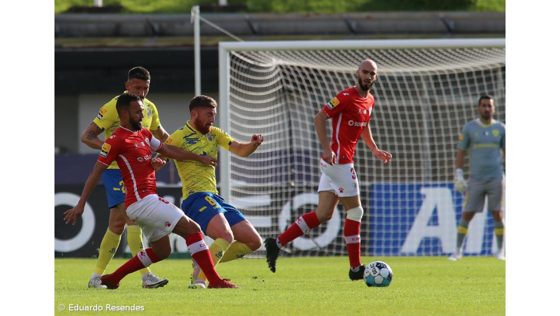 Santa Clara vence Arouca e deixa provisoriamente o último lugar