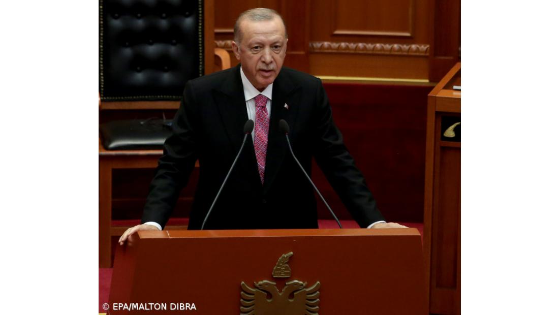 Erdogan vai reunir-se com Putin e Zelensky para retomar acordo exportação de cereais