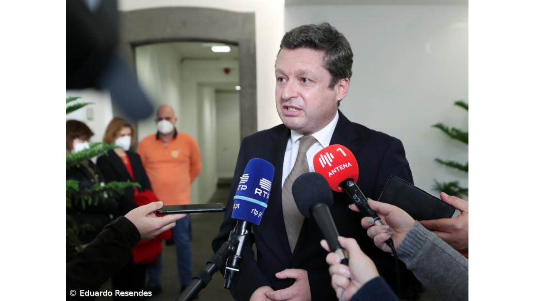 Açores deixam de impor limites à lotação e de exigir testes em eventos