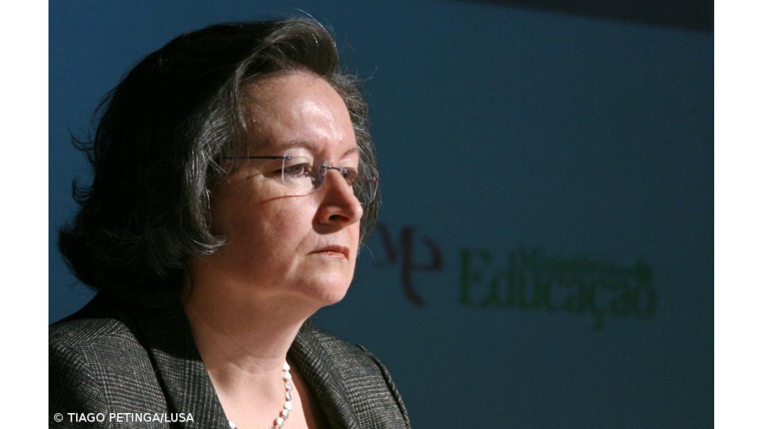 CDS-PP pede demissão da ministra da Educação