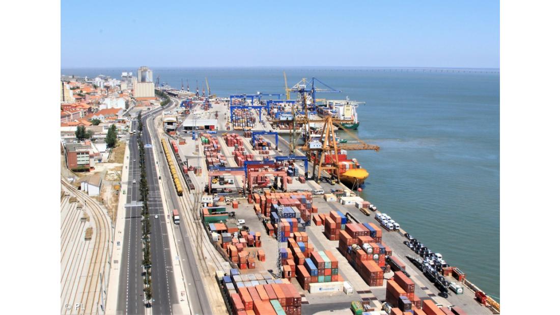 Desconvocada greve nos portos após "abertura ao diálogo" demonstrada pelo novo ministro