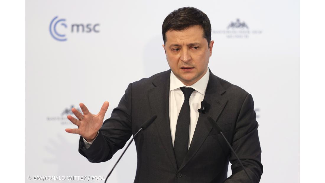 Zelensky agradece a Marcelo apoio militar e fecho de espaço aéreo