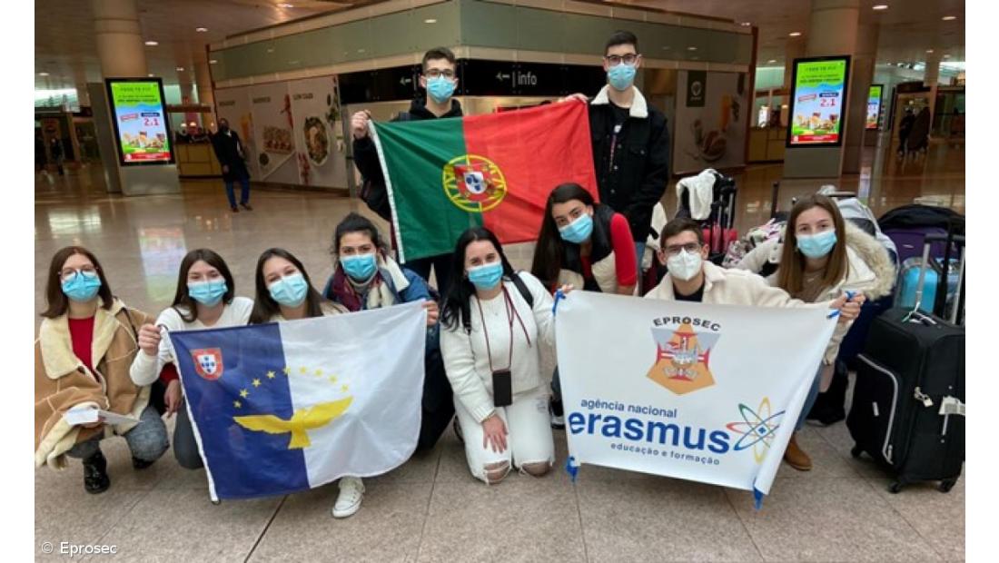 Jovens estudantes da EPROSEC "Plantando o Futuro" em Barcelona