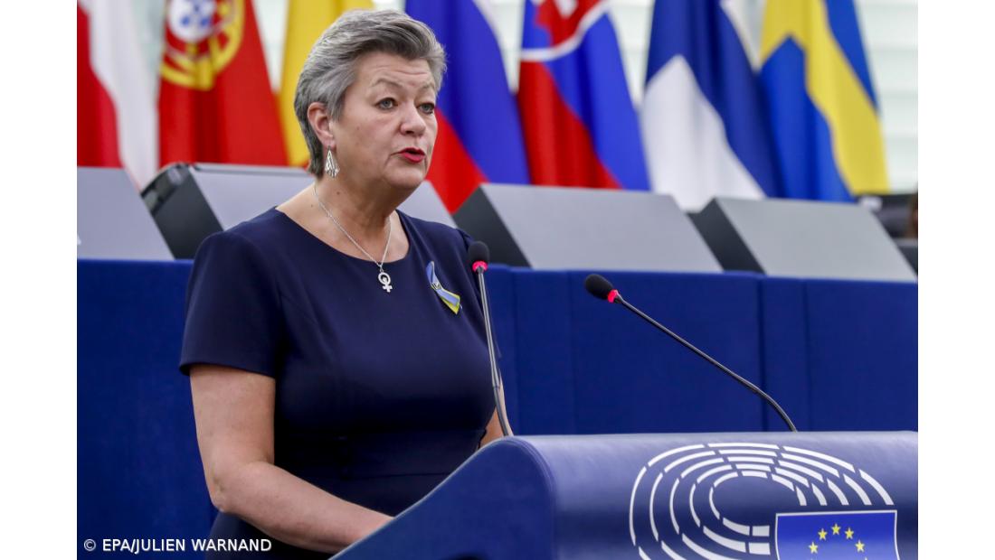 Comissária da UE chega ao Equador para debater combate ao tráfico de droga