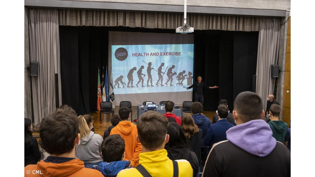 Erik Ahlström na Escola Secundária de Lagoa – Imagem 4