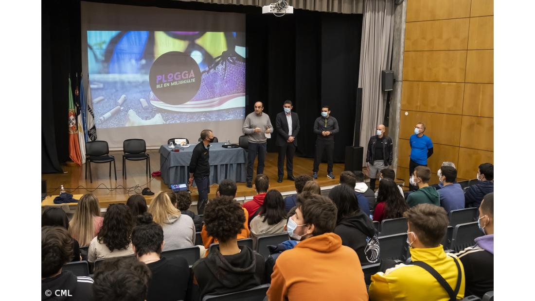 Erik Ahlström na Escola Secundária de Lagoa – Imagem 2