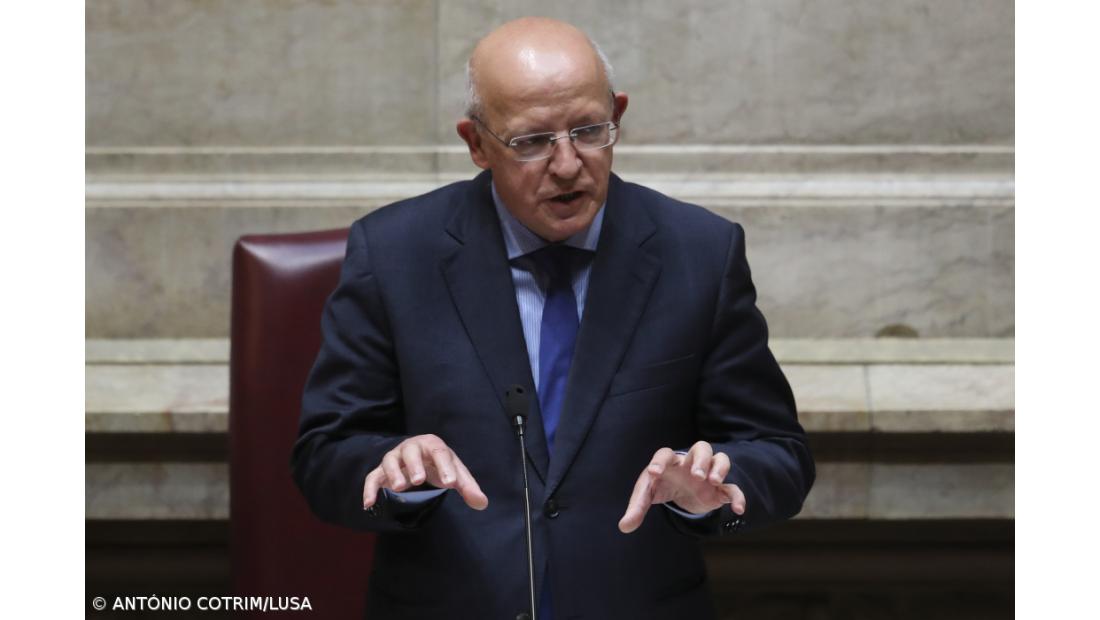 Augusto Santos Silva responsabiliza regime de Putin pela morte de opositor