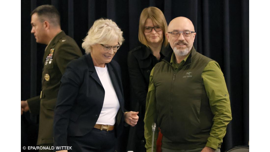 Ministra da Defesa da Alemanha apresentou a demissão