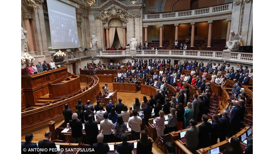 PS e PSD coincidem na possibilidade de isolar doentes e aceder a metadados