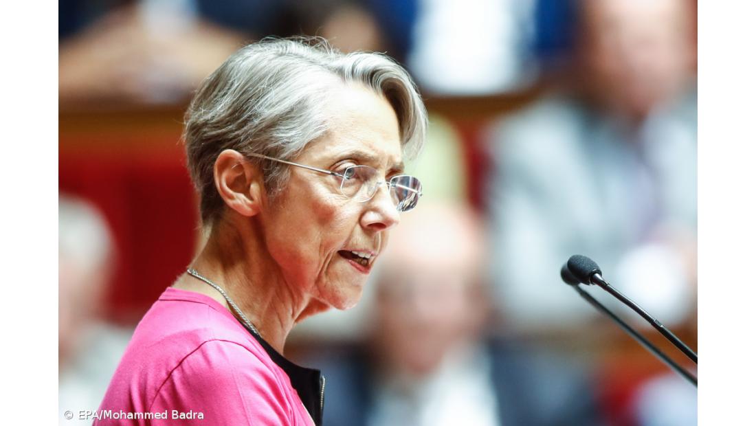 PM francesa anuncia aprovação forçada do orçamento e oposição avança com moções de censura