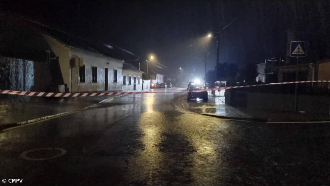 Abastecimento de água já foi reposto e vias estão transitáveis na Praia da Vitória