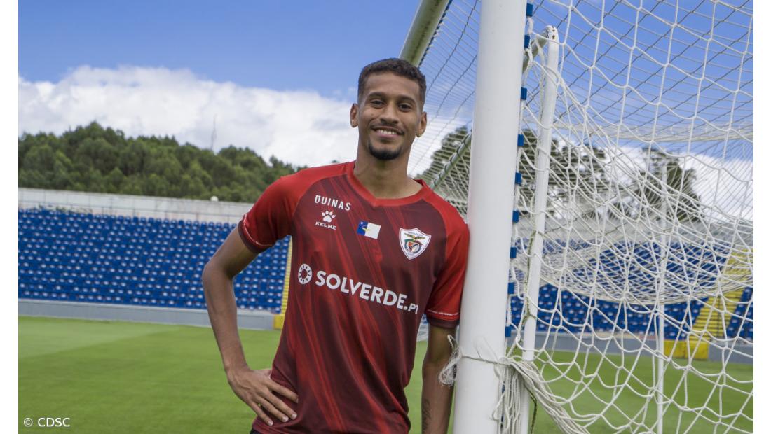 Santa Clara contrata central Paulo Eduardo e médio Adriano Firmino ao Cruzeiro