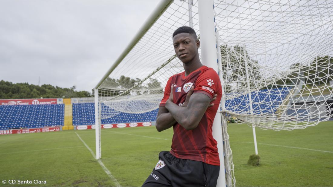 Avançado Matheus Babi no Santa Clara por empréstimo do Athletico Paranaense