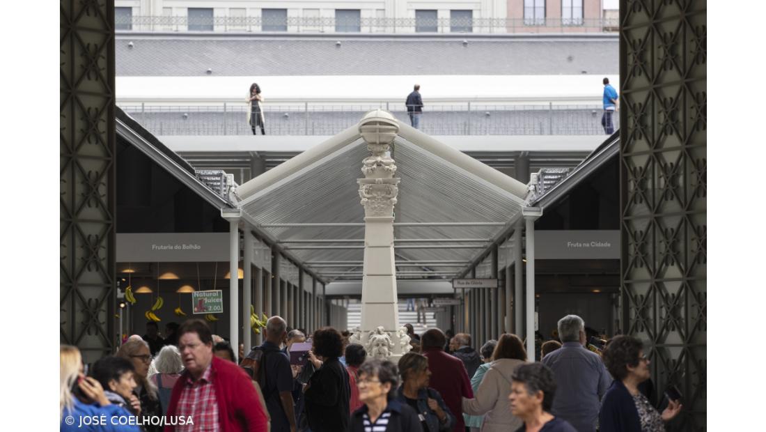 Aplausos e agradecimentos marcam reabertura do Mercado do Bolhão no Porto – Imagem 3