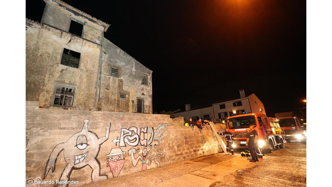 Incêndio em edíficio desabitado nas Laranjeiras – Imagem 4