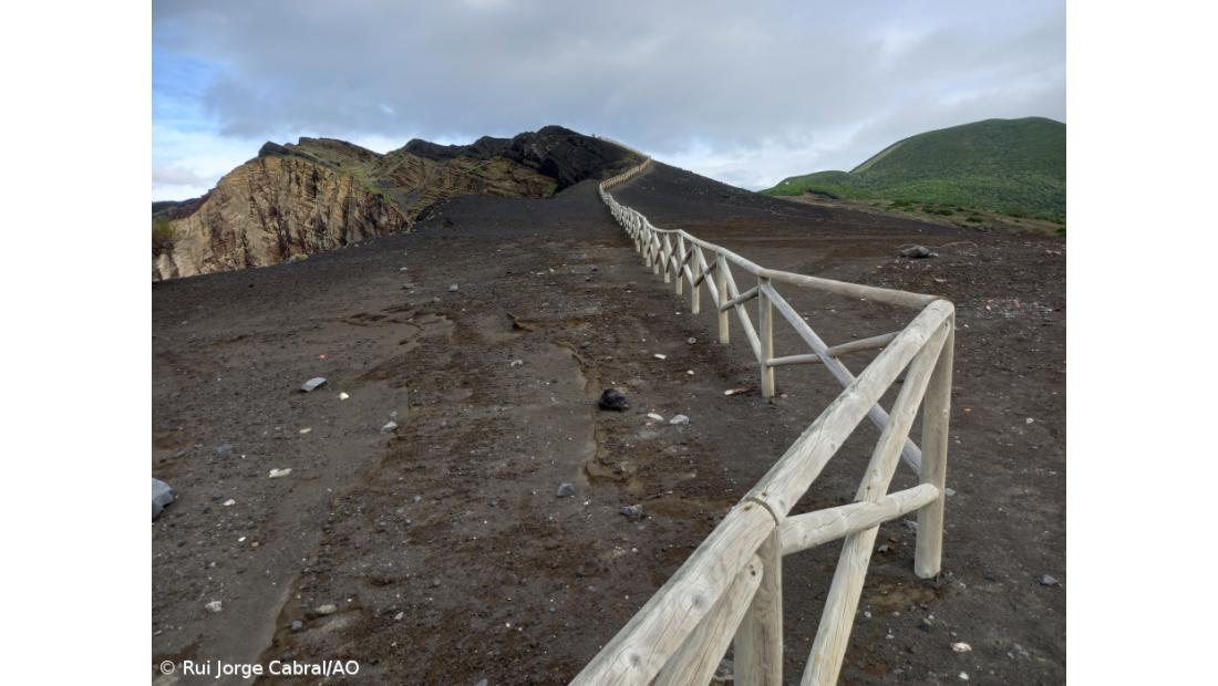 Erupção do vulcão dos Capelinhos escureceu céu do Faial há 65 anos – Imagem 2