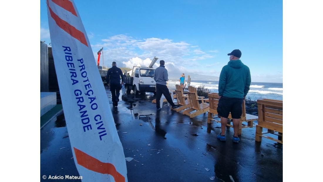 Tempestades levam ao cancelamento do Azores Pro de surf