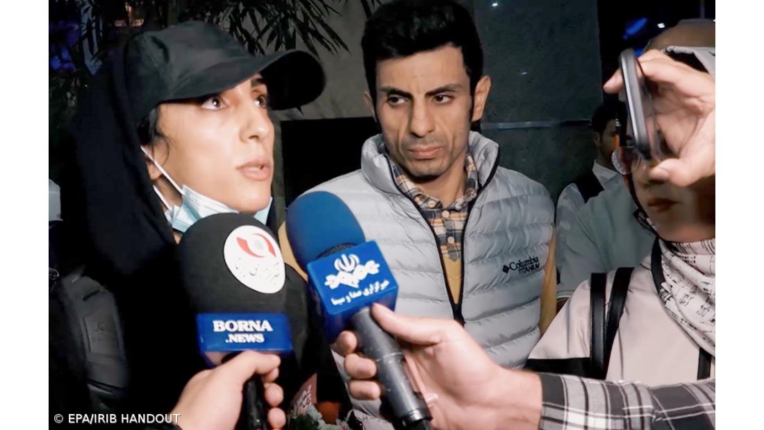 Atleta iraniana Elnaz Rekabi recebida em Teerão como heroína após competir sem véu