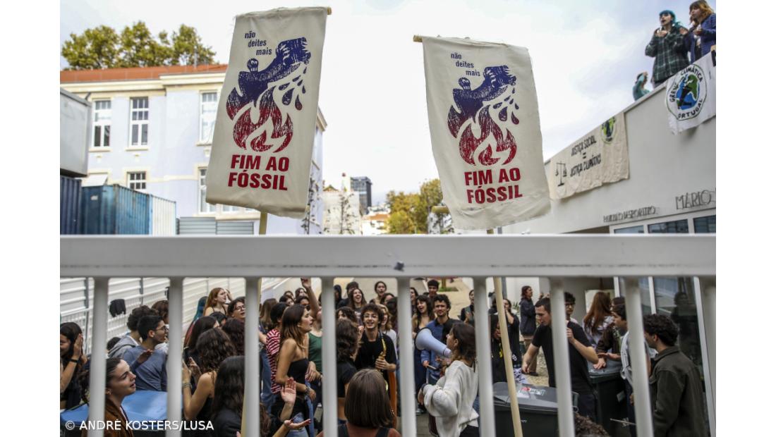 Ativistas aceitam regresso à normalidade no Liceu Camões na terça-feira 