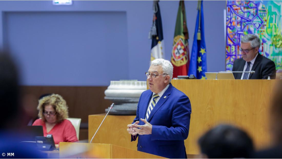 Governo dos Açores quer rever verbas para habitação