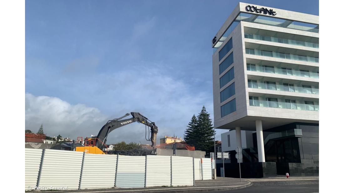 Obras para construção de hotel na Pêro de Teive em Ponta Delgada retomadas hoje