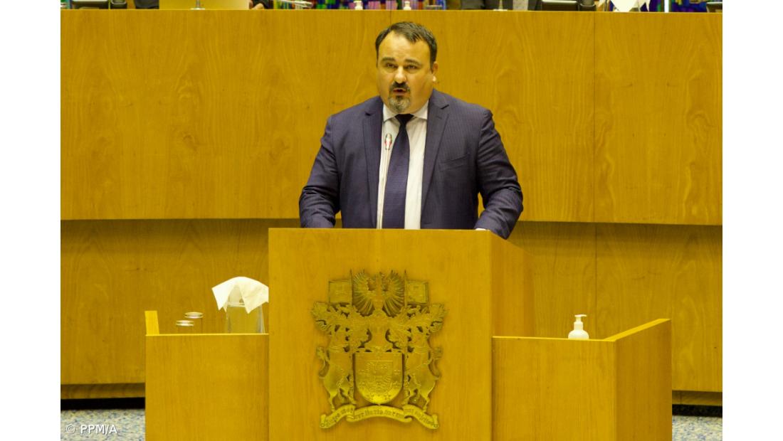Deputado do PPM/Açores acusa parlamentar da IL de ser o “escorpião”