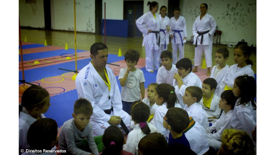 Crianças juntaram-se em estágio nos Arrifes