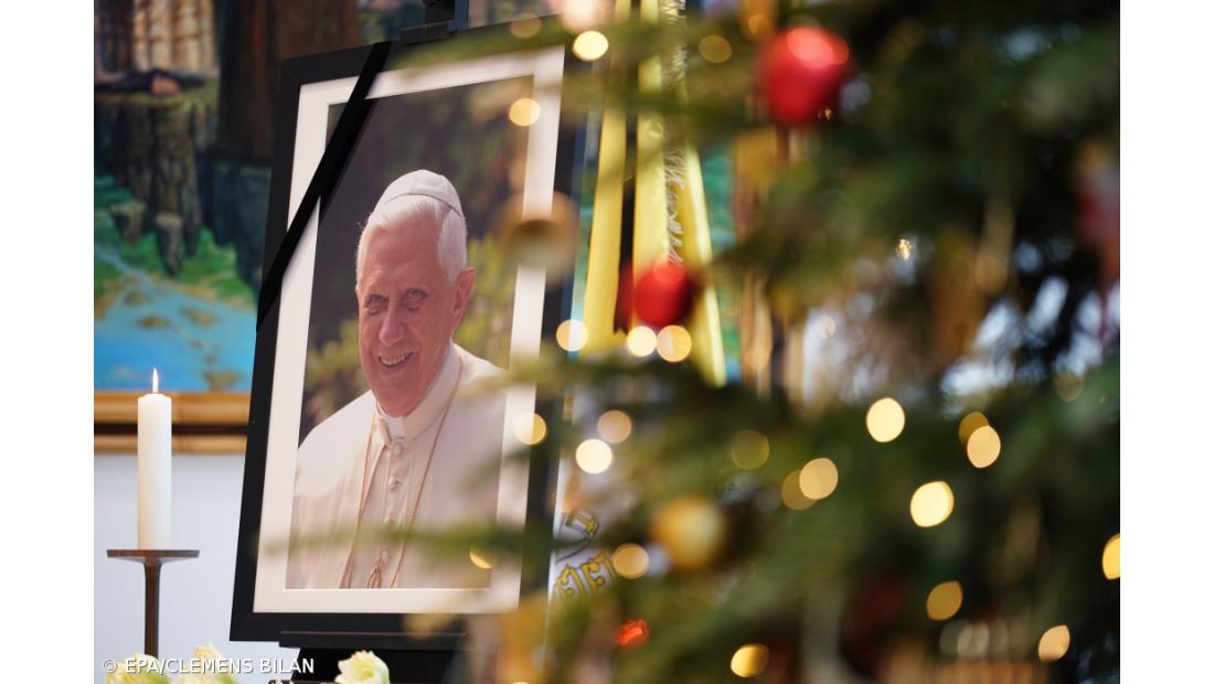 Início do velório para último adeus dos fiéis
