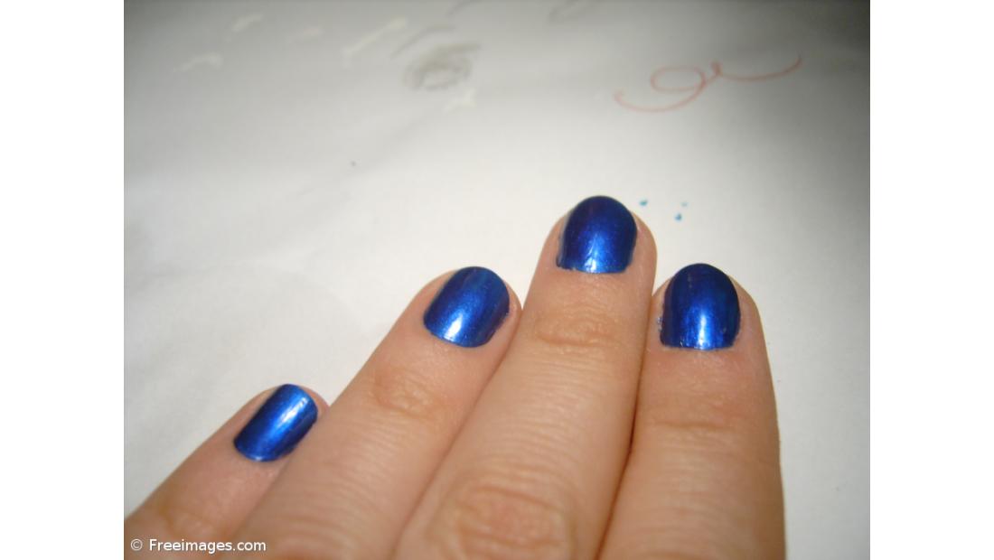 Secadores de unhas de luz ultravioleta danificam ADN e provocam mutações