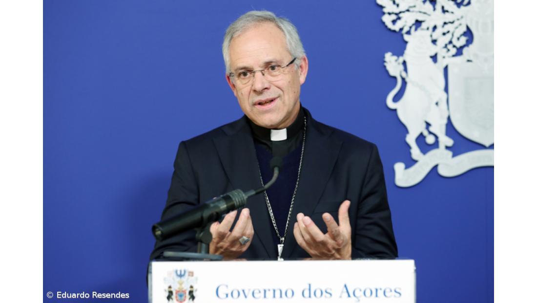 A cruz “não é uma maldição, mas Evangelho, amor que salva”, afirma bispo de Angra na celebração da Paixão