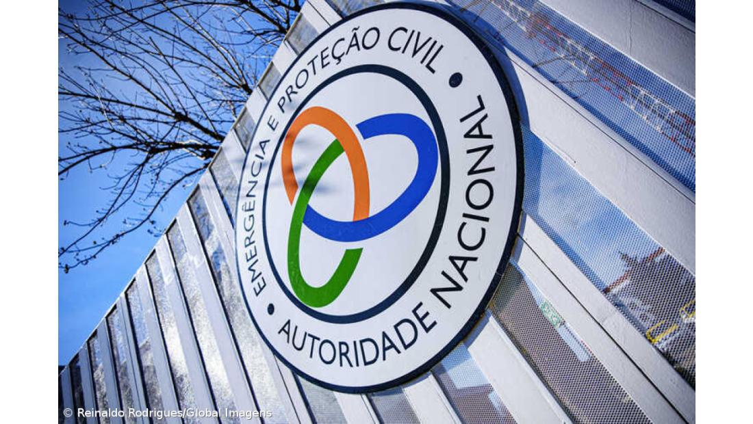 Hora da partida da missão portuguesa adiada para esta noite