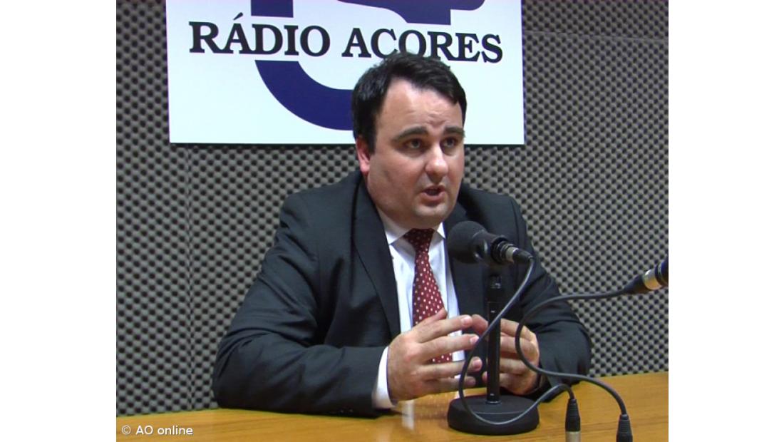 Paulo Estevão reconduzido na liderança do PPM