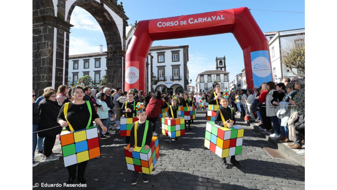 Galeria fotográfica do Corso de Carnaval em Ponta Delgada – Imagem 4