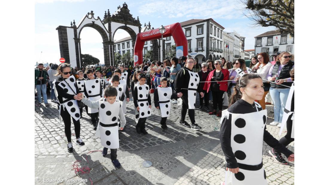 Galeria fotográfica do Corso de Carnaval em Ponta Delgada – Imagem 17
