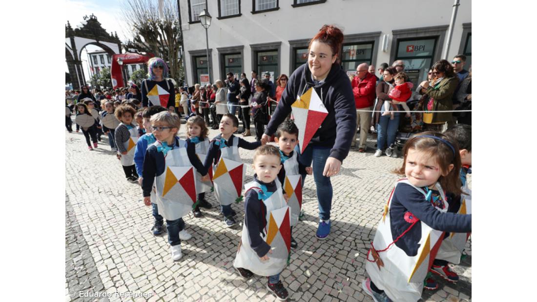 Galeria fotográfica do Corso de Carnaval em Ponta Delgada – Imagem 20