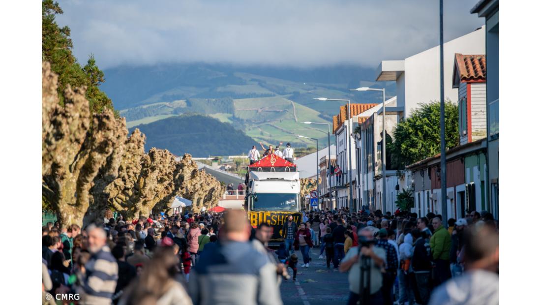 Corso carnavalesco no Pico da Pedra (Galeria Fotográfica) – Imagem 8