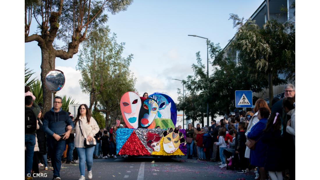 Corso carnavalesco no Pico da Pedra (Galeria Fotográfica) – Imagem 11