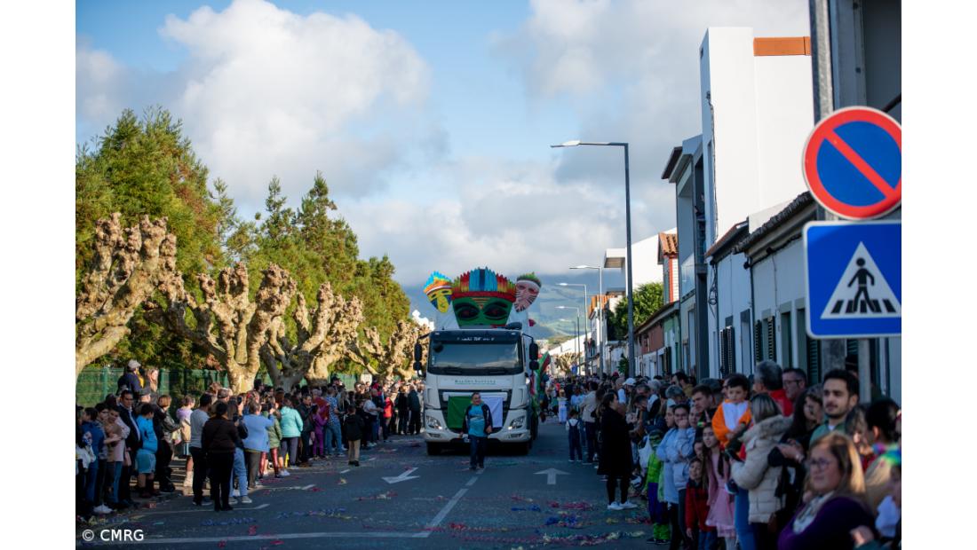 Corso carnavalesco no Pico da Pedra (Galeria Fotográfica) – Imagem 20