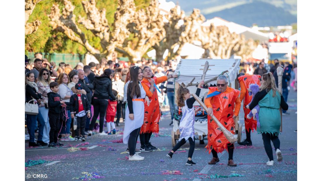 Corso carnavalesco no Pico da Pedra (Galeria Fotográfica) – Imagem 21