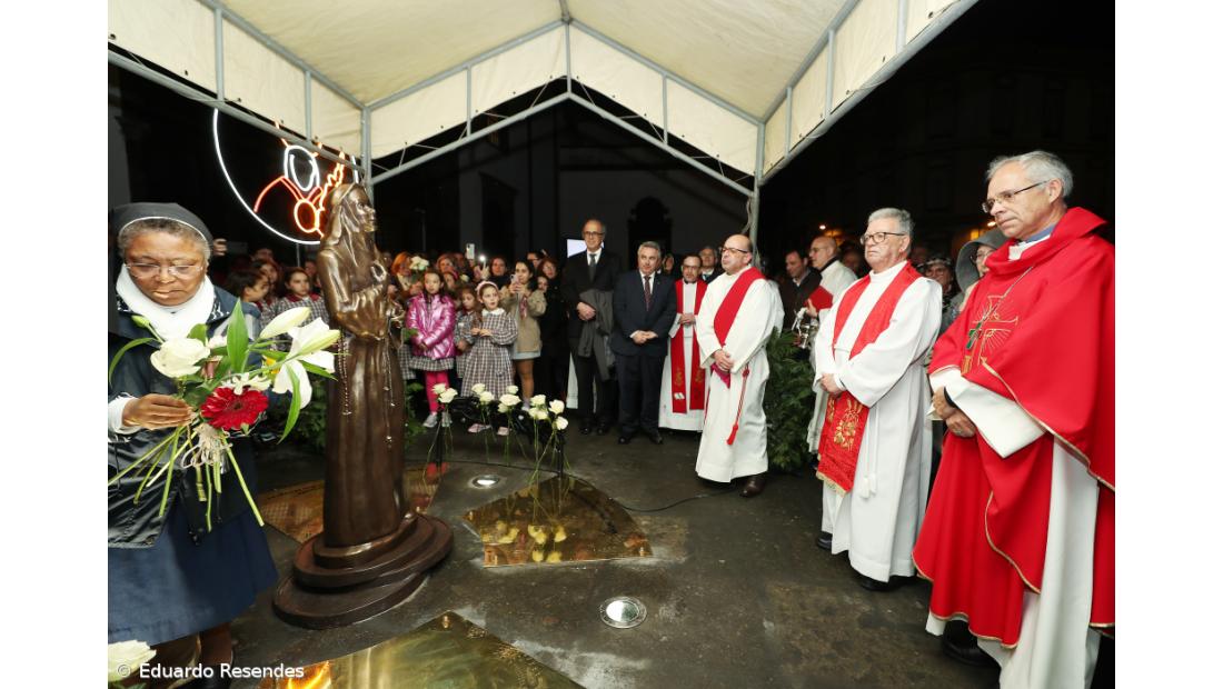 Nova estátua de Madre Teresa assinala 365 anos do nascimento – Imagem 6