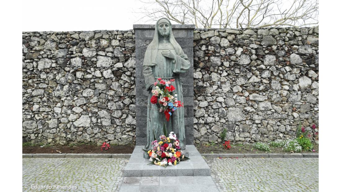 Nova estátua de Madre Teresa assinala 365 anos do nascimento – Imagem 2