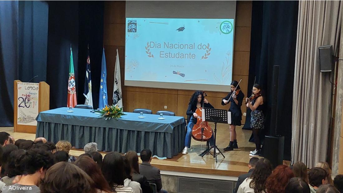 Associação de Estudantes da ESLagoa comemora Dia Nacional do EStudante – Imagem 2