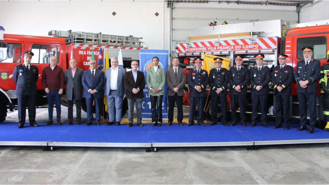 Governo entrega equipamentos aos bombeiros dos Açores