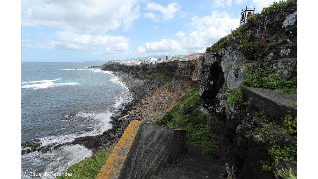 Obra de estabilização da falésia nas Calhetas concluída este ano 