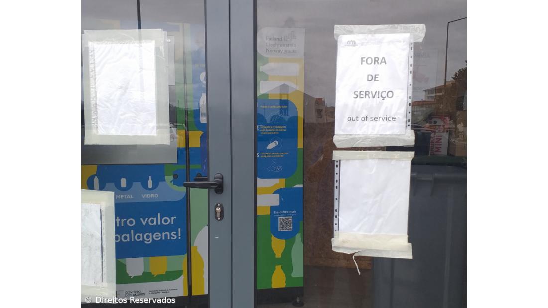 Máquina de logística reversa no parque da Madruga aguarda reparação