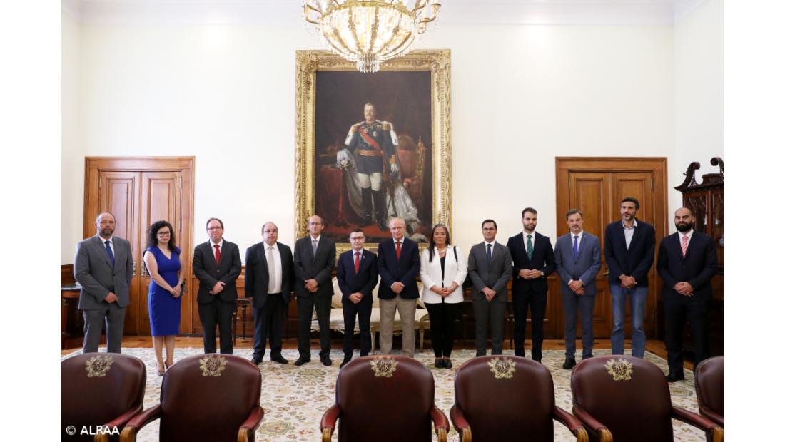 Presidente da Assembleia dos Açores sensibiliza presidente da AR para aprofundamento da autonomia